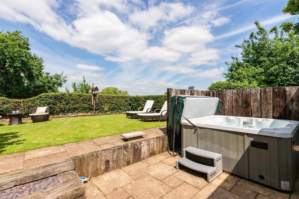 The Summerhouse, Countryside Retreat With Private Hot Tub Bridgnorth Exterior foto